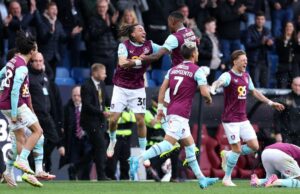 Leeds United, Burnley Clinch Promotion a la Premier League