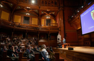 Durante 100 años, una parada superior para los medievalistas del mundo: Harvard Gazette