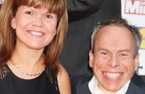 Warwick Davis se rompió todas las noches “antes de la muerte de la esposa como familia”, dijo adiós “