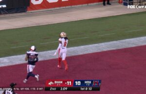 Matt Corral golpea a Deon Cain en un pase de TD de 50 yardas mientras los sementales toman el plomo sobre los cuestiones de rugos