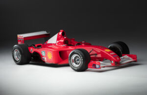 Michael Schumacher's F1 ganador del campeonato 2001 Ferrari F2001 Carrera de carreras