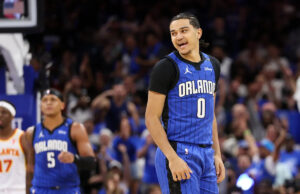 Actualizaciones en vivo del torneo de juego de la NBA: los Warriors se enfrentan a Grizzlies, Magic Deff Off Hawks Rally para Winway Win