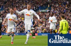Leeds al borde de la promoción después de la salvo de cuatro goles de Piroe en Stoke Rout | Campeonato
