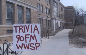 El concurso de trivia más grande del mundo celebrado en los 90fm de UWSP | Noticias