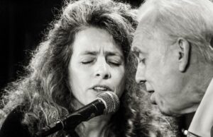 El galardonado dúo popular se presentará en Duxbury