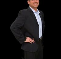 Presentar un nuevo programa de televisión de estilo de vida y bienes raíces