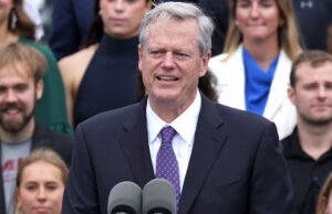 Charlie Baker de la NCAA Backs House Settlement, legislación federal