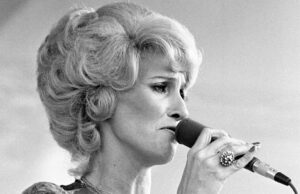 Recordando a Tammy Wynette, la primera dama de la vida agridulce de la música country