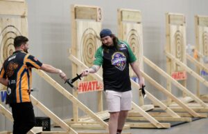 Ver fotos del campeonato mundial de lanzamiento de hachas y cuchillos 2025