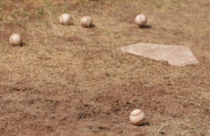 Puntajes de béisbol y softbol de la escuela secundaria del martes