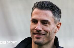 Fabian Schar extiende la estadía de Newcastle hasta el verano de 2026