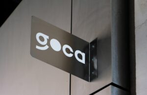 La identidad del atletismo para GOCA hace referencia a los guiones japoneses tradicionales e incorpora patrones “infinitos”