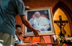 Cardinals para reunirse después de la muerte del Papa Francisco, Plane para el funeral