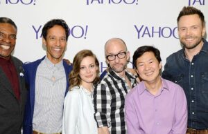 Todo lo que sabemos sobre la película de Revival Community