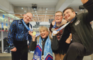 Tres atletas de Huntsville traen medallas a casa de los Juegos de Invierno de World Winter World World World de 2025