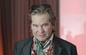 Las estrellas rinden homenaje al difunto actor – Hollywood Life