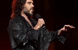 Russell Brand acusada de violación y agresión sexual por parte de la policía