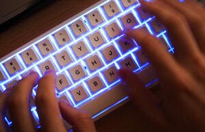 ¿Fue pirateado 4chan? Sobre la plataforma y por qué está abajo – Hollywood Life