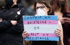 Después del fallo del Reino Unido, el diputado Karin Smyth parece incapaz de especificar qué baños pueden usar las personas trans