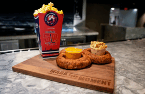 Fire se encuentra con el hielo: Aramark Sports + Entertainment calienta la temporada de playoffs con bocados audaces en NBA y NHL Arenas