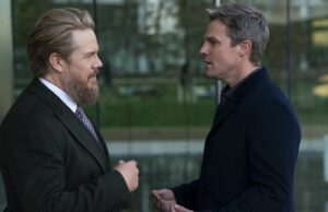 Se adaptó a Josh McDermitt de LA sobre el estreno toque de su personaje, pero realmente estaba enganchado por él hablando de ser golpeado por Stephen Amell