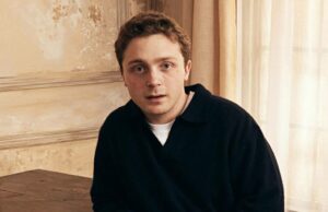 Jake Shane se burló de su papel de hacks antes de que se anunciara