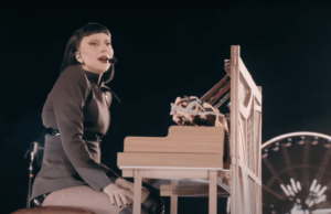 Lady Gaga recuerda haber filmado 'Una estrella nace' en Coachella durante el regreso