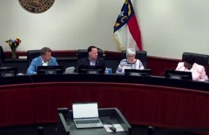 Monroe vota persiguiendo formas de definir espectáculos de arrastre como entretenimiento para adultos