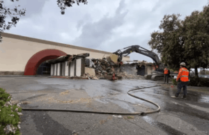 Malls vacantes reutilizados para vivienda, entretenimiento en el condado de Orange – NBC Los Ángeles