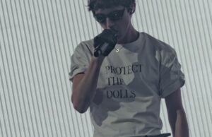 Cómo Conner Ives recaudó decenas de miles para los derechos trans, con un poco de ayuda de Troye Sivan, Pedro Pascal y Haider Ackermann