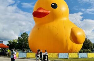 El pato de goma más grande del mundo llega a Myrtle Beach para promover la seguridad del agua