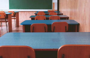 Ice golpeó con reacción violenta por mentir a la escuela primaria Staf …