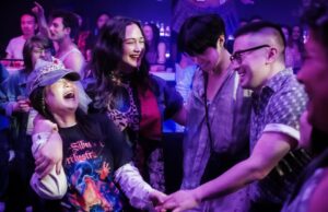 'El banquete de boda' es una actualización alegre de un clásico queer