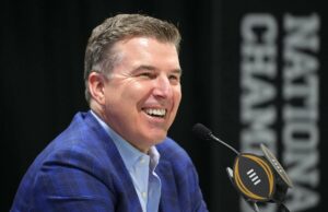 Recibe Davis para quedarse con ESPN después de ser perseguido por Fox Sports: fuentes