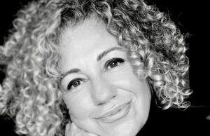 Cindy Lee, directora de 'The Last Ranger', firma con Luber Roklin