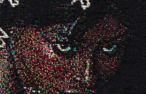 Los tapices de CouleaSha Wood traducen los reinos digitales en algo “permanente, distorsionado y táctil”