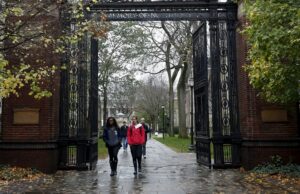 US News & World Report Rankings Rankings Show Showup en la parte superior