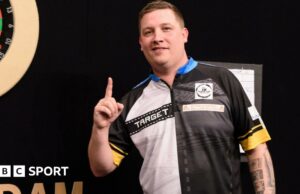 Resultados de los dardos de la Premier League: Chris Dobey vence a Stephen Bunting en la final de Rotterdam