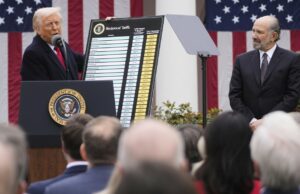 El mundo reacciona con precaución ante nosotros las tarifas 'recíprocas' contra docenas de naciones