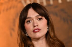 La estrella de 'White Lotus' Aimee Lou Wood expresa “Pure Rage” sobre el fallo Anti-Trans del Reino Unido