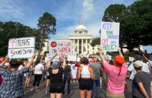 Alabama no puede procesar grupos que ayudan a las personas a viajar fuera del estado por abortos