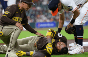 Luis Arráez Lesión: Padres designado bateador se llevó fuera del campo después de la colisión aterradora contra Astros