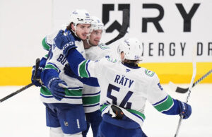 Canucks se convierte en primer equipo en la historia de la NHL para borrar la ventaja de 3 goles en el último minuto, aturde las estrellas en OT