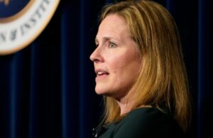 El memorando: Amy Coney Barrett se convierte en una figura de odio poco probable para el mundo de Maga