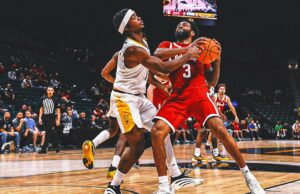 Brice Williams demuestra ser la principal atracción en la corona de baloncesto universitario