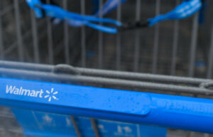 Walmart está vendiendo un centro de entretenimiento 'hermoso' de $ 269 por solo $ 94, y es ideal para agregar almacenamiento adicional