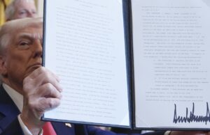 Trump va con su instinto y el mundo acompaña