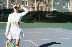 La atleta trans Cammie Woodman prohibió la liga de tenis de Nueva York después de que una mujer cis perdió ante ella y se quejó