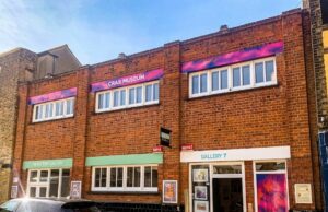 Este pequeño museo de cangrejo se está recuperando en la gobernación del Reino Unido Anti-Trans de la manera más icónica