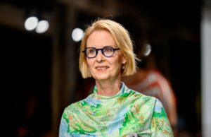 El representante de Cynthia Nixon la dice 'y así …' La camisa no fue un guiño a la bandera palestina